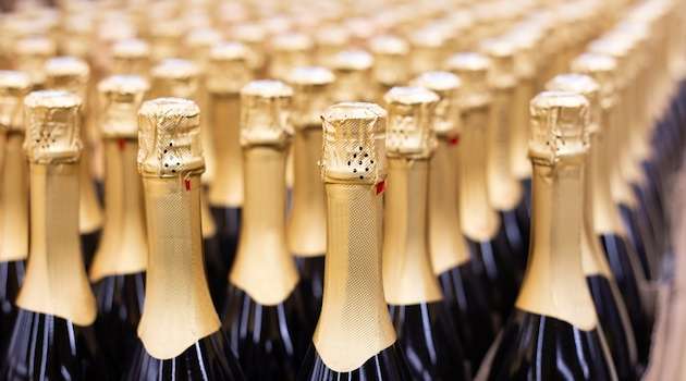 Per lo champagne nel 2024 vendite in calo del 9%, pesa l’incertezza internazionale