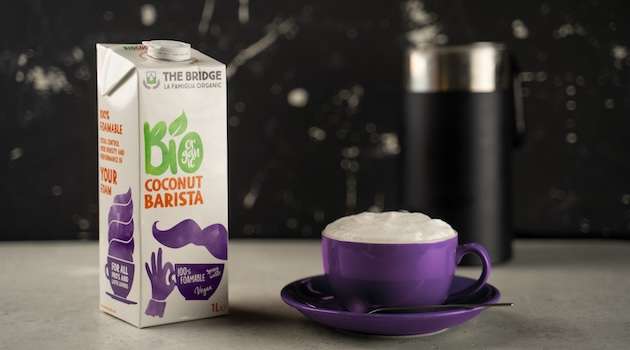 Schiuma vellutata e gusto esotico: arriva la nuova Coconut Barista di The Bridge