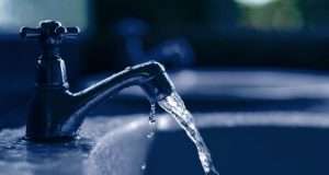 L’acqua di rubinetto al ristorante o in hotel non è un diritto del cliente