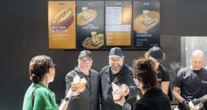 Aimo apre allo street food con Amor Hot Dog